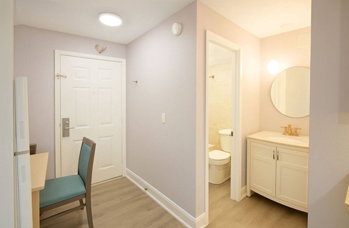 Ormond Beach Park Apartment | Beachfront Studio Stay | Balcony Views & Hot Tub