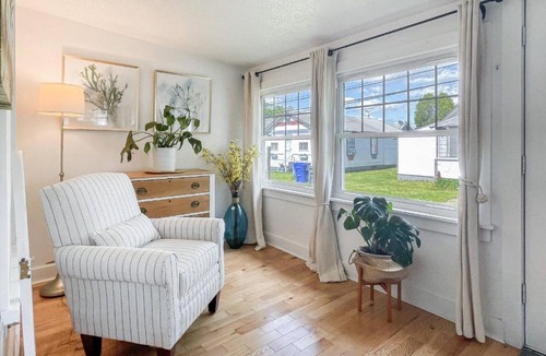 Pine Orchard House | Beachside in Branford