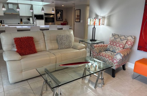 Delray Beach Condo | Beautiful 2-bedroom condo in Delray Beach with AC and gym and close to the Beach