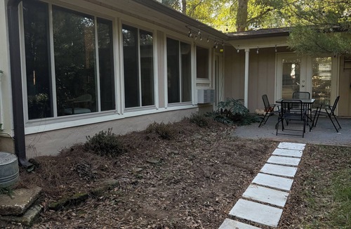 Tallahassee House | Beautiful and conveniently located mother-in-law suite in Tallahassee
