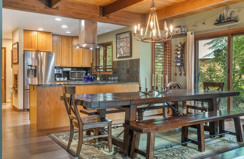 Eagle-Vail House | Beautiful Backyard With Private Hot Tub - Pet Friendly - Beds for any group dynamic