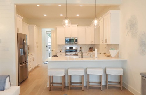 Lakeside at Blue Mountain Beach House | Beautiful Beach house, sleeps 10, 7 min. walk to beach, pool, restaurants