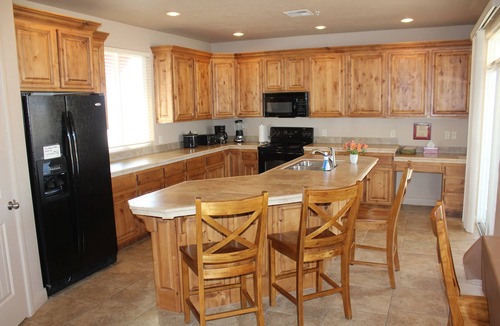 St. George Condo | Beautiful, Big, Bright, Peaceful Top Floor unit with Green Valley amenities inc