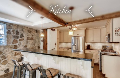 Evergreen Cottage | Beautiful Creekside Cabin, Hot Tub, No Pets, near Red Rocks, King Bed, Licensed!