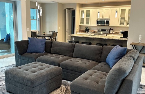 Pinehurst House | Beautiful Floridian Oasis with Heated Pool, Hot Tub and Close to Beaches!