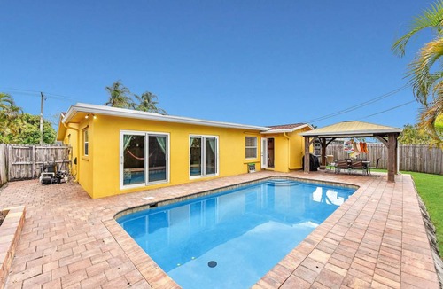 Sunrise House | Beautiful home, pool, near Sawgrass Mills Mall