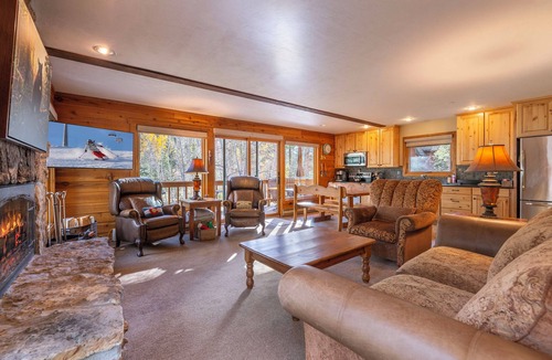 Keystone House | Beautiful Keystone Cabin Minutes from Keystone Ski Resort-Sleeps 10-Dogs Okay!