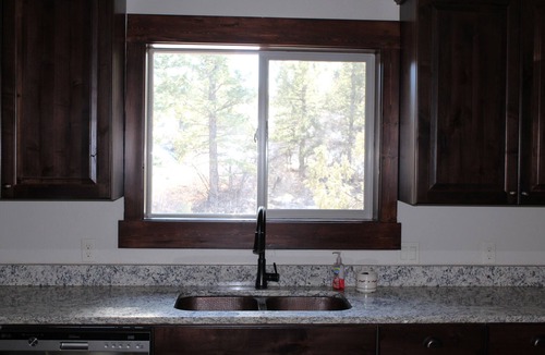 Mammoth Creek Cabin | BEAUTIFUL LUXURY CABIN ON 5 ACRES WITH MAGNIFICENT VIEWS AND AIR CONDITIONING