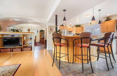 Devil's Thumb - Rolling Hill House | Beautiful peaceful 5-bedroom Boulder home with hot tub & amazing views!