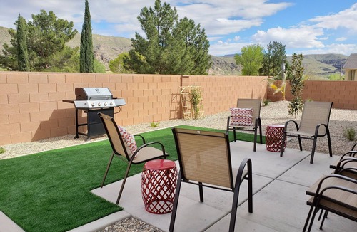 La Verkin House | Beautiful Peaceful Three Bedroom Home with Views