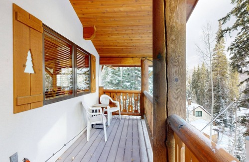 Salt Lake Mountain Resorts House | Beautiful ski chalet with gourmet kitchen, theater room & private hot tub