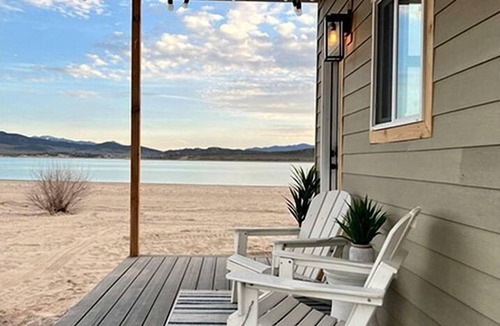 Levan House | Beautiful Tiny House on Yuba Lake for a Romantic Glamping Escape on the Beach with Incredible Views in Utah
