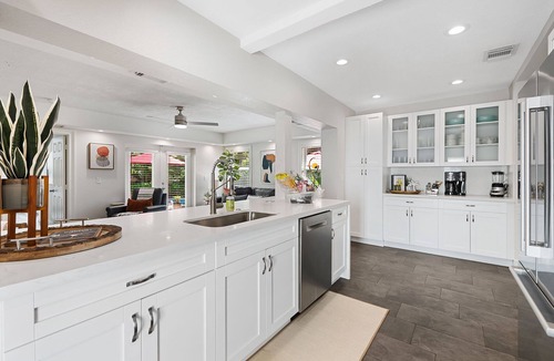 Victoria Park House | Beautiful Tropical Retreat Near Fort Lauderdale Beach, Las Olas & Top Attractions