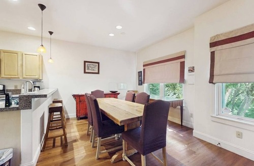 Basalt Condo | Beautiful, waterfront condo w/an updated interior and a gas fireplace