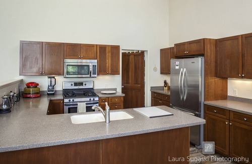 Basalt House | Beautiful Willits Townhouse 5 minutes from Whole Foods, restaurants and bars!