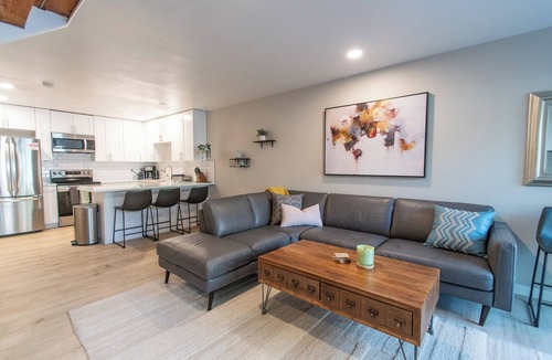 Central Boulder Condo | Beautifully Remodeled Condo Steps from Pearl Street and the Flatirons