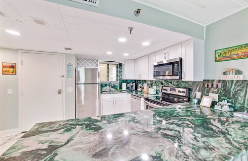 Sea Ranch Apartment | Beautifully updated condo directly on the Gulf of Mexico with breathtaking views