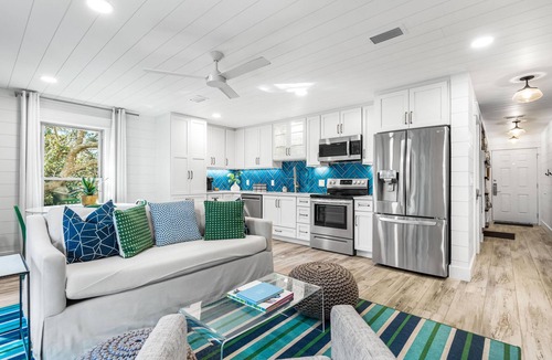 Inlet Beach Condo | BeeBy the Ocean l Walk to Beach l Bike to Rosemary l Pool