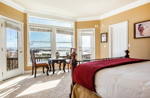 Silver Summit House | Bella Vista | Sleeps 21 · Hot Tub · Mountain Views
