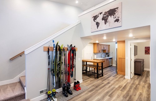 Cottonwood Heights Apartment | Best location! New cozy 2 BR unit 2 minutes from Big Cottonwood!