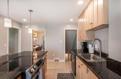 Downtown Salt Lake City House | BEST LOCATION DOWNTOWN, DESIGNER FURNISHINGS