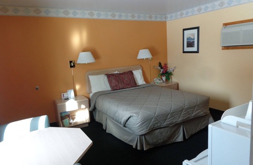 Gunnison Hotel | Best Private Room Near Downtown