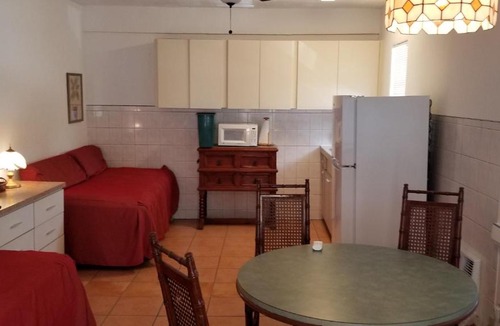 Hollywood Lakes Hotel | Bimini Motel