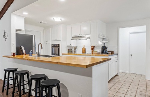 Hewitt House | Blue Moon Retreat: Spacious 4-BR Home w/Fireplace & Pool Near Waco & Baylor