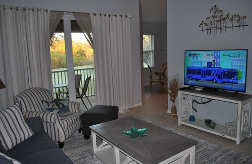 Naples Condo | Book 3 or 4 months in 2027 Bonus to You - 2 Bed/2Bath with Den