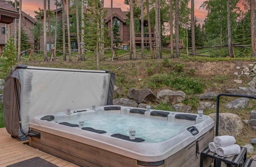 Boulder Ridge House | Boulder Ridge Retreat