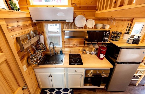 Woodland Park Cabin | Boutique Tiny Home Hot Tub & Pikes Peak Views, Colorado Springs, CO
