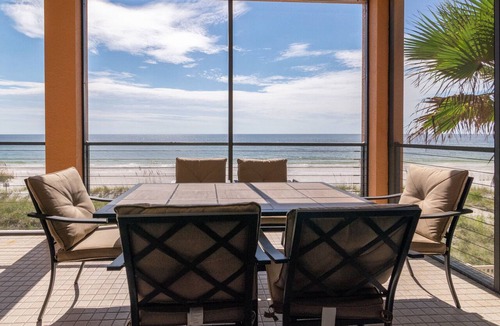 Bradenton Beach Condo | Bradenton Beach Club unit D | 3/2 Beach Front Condo