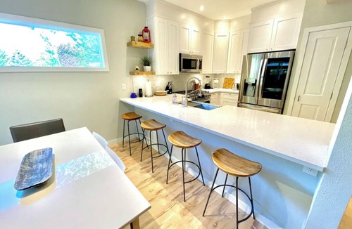 Eagle-Vail House | BRAND NEW Modern Mountain 4 bed 3 bath on Bus Line close to Vail & Beaver Creek!