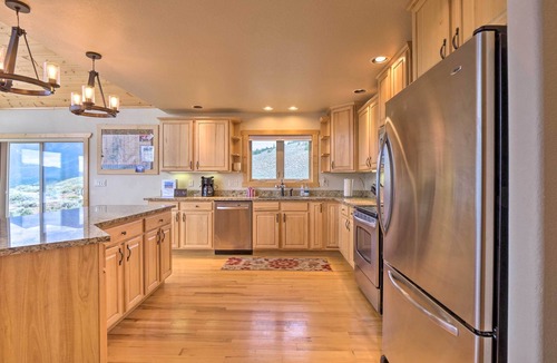 Twin Lakes House | Breathtaking Views: Twin Lakes Retreat w/Deck