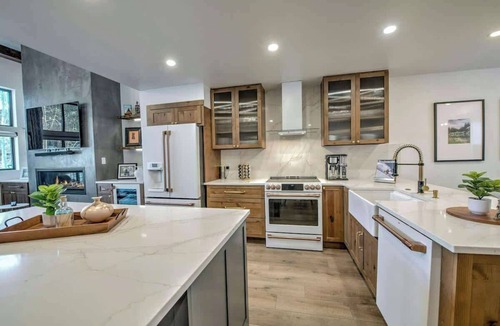 Warrior's Mark Ski Chalet | Breck Luxe Chalet |Walk to Slopes and Downtown