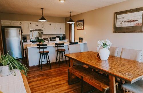 Breckenridge Ski Chalet | Breck Ski Chalet, Pet Friendly, Private Hot Tub and Scenic Views