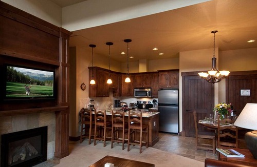Breckenridge Resort | Breckenridge Grand Lodge Peak 7 Ski In/Ski Out 2 BR 2 BA includes Guest Suite