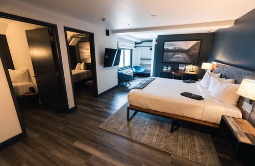 Historic District Hotel | Breckenridge Pod Room | King & Twin Beds