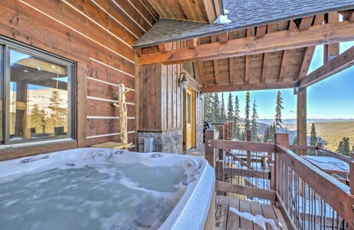 Quandary Village House | Breckenridge 'Sky Lodge' w/Hot Tub + Gas Grill!