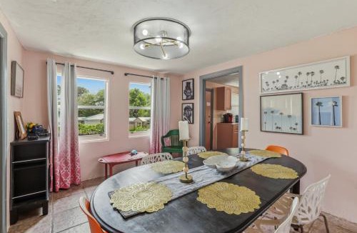 Griffin Heights House | Bright 3BR, Dogs, Fenced Yard, FSU & Dwntown