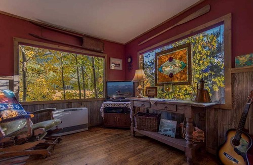 Leadville Cabin | Bright and Spacious Cabin Rental for Couples near Copper Mountain, Colorado