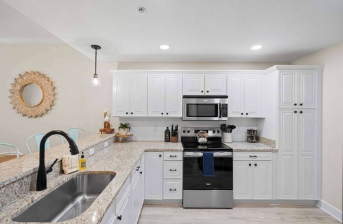 Butler Beach Condo | Bright Beach Condo, Pool, Spa, Comfy Beds, Patio