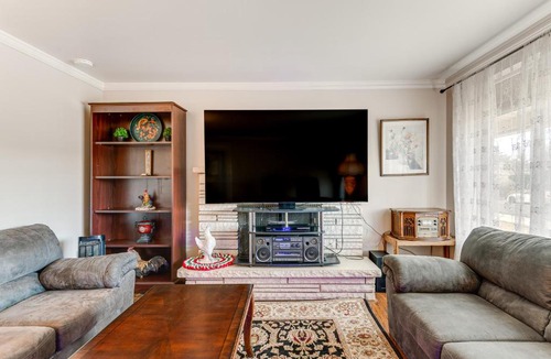 West Valley City House | Bring a Pet: West Valley City House w/Grill