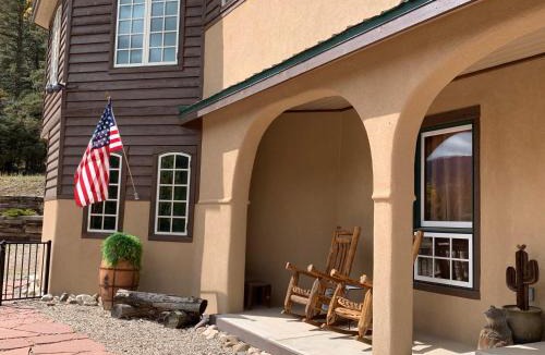 Taos Ski Valley House | Brown Bear Lodge -