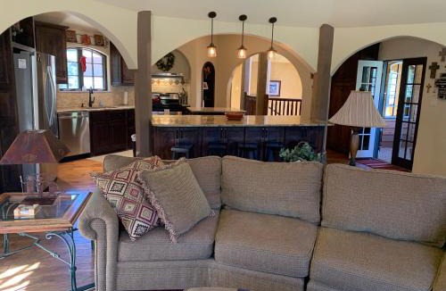 Taos Ski Valley House | Brown Bear Lodge -