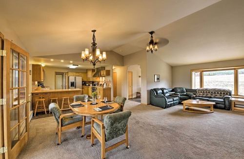Buena Vista House | Buena Vista Retreat: 7 Acres & Panoramic Views