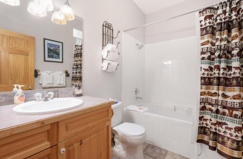 Fall River Estates Apartment | Bugle Pointe A16 by Estes Park Condos