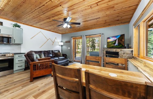 Fall River Estates Apartment | Bugle Pointe B12 by Estes Park Condos