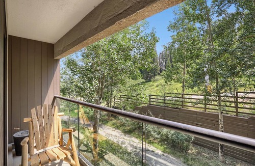 Peak 9 Condo | Building 4 Ski-In Ski-Out Condo Peak 9 Views Fireplace Dog Friendly 9 Hot Tubs