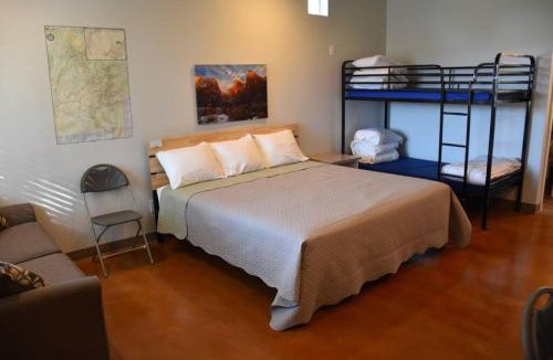 La Verkin House | Bunkhouse 7B Near Grove Of Trees